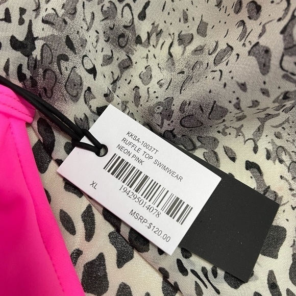 Kendall + Kylie Pink Ruffle Bikini Top. Size XL - Picture 5 of 8